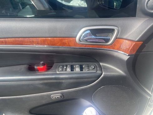 Used 2011 Jeep Grand Cherokee Limited image 8