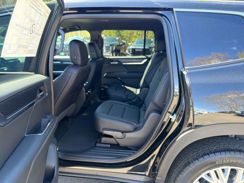 New 2026 GMC Acadia Elevation w/ Elevation Premium Package AWD/4WD image 20