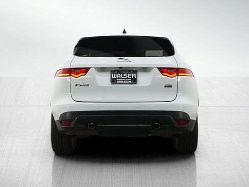 Used 2020 Jaguar F-PACE Premium image 4