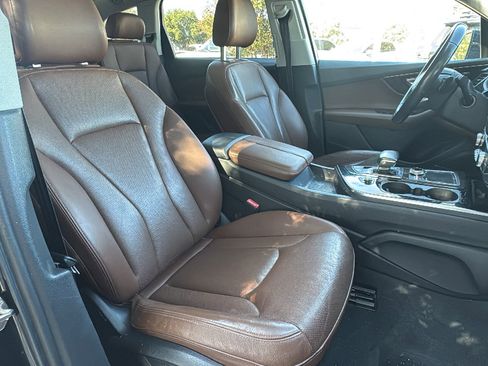 Used 2017 Audi Q7 3.0T Prestige w/ Prestige Package image 33