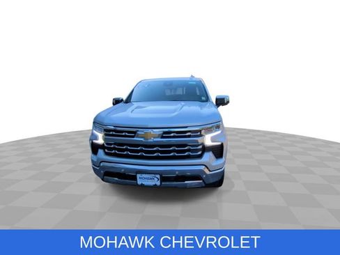 Certified 2022 Chevrolet Silverado 1500 LTZ w/ LTZ Premium Package AWD/4WD image 3