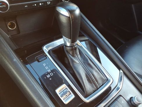 Used 2021 MAZDA CX-5 Touring image 12