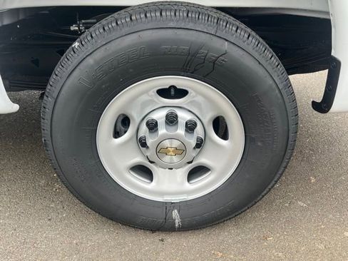 New 2025 Chevrolet Express 2500 image 10