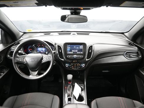 Used 2022 Chevrolet Equinox RS w/ LPO, Cargo Package AWD/4WD image 10