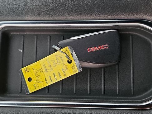 Used 2023 GMC Yukon Denali image 31