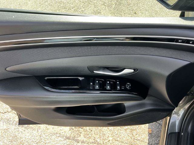Used 2022 Hyundai Tucson Limited AWD/4WD image 17