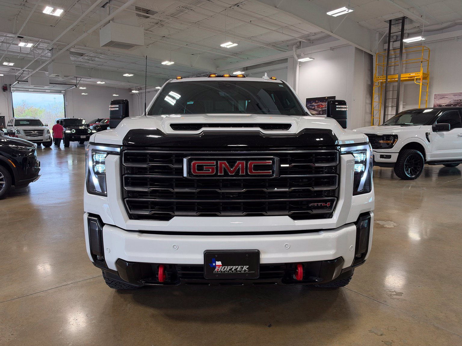 Used 2024 GMC Sierra 2500 AT4 w/ AT4 Premium Plus Package AWD/4WD image 2