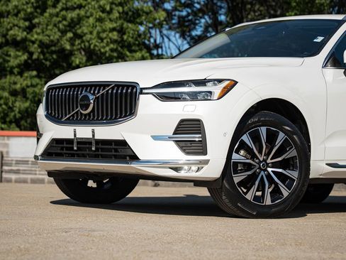Certified 2023 Volvo XC60 B5 Plus AWD/4WD image 2