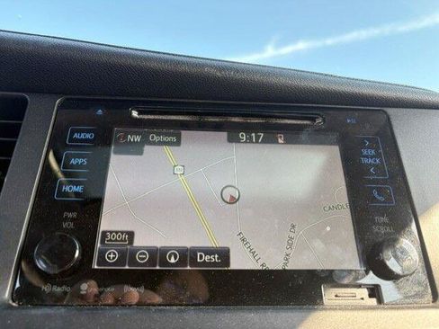 Used 2017 Toyota Sienna XLE w/ XLE Navigation Package AWD/4WD image 5