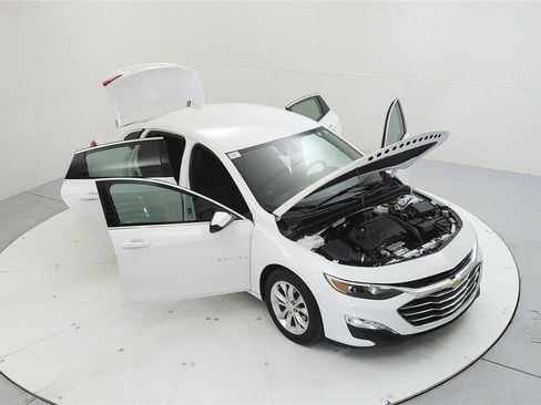 Used 2023 Chevrolet Malibu LT image 15
