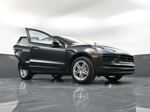 New 2026 Porsche Macan image 36