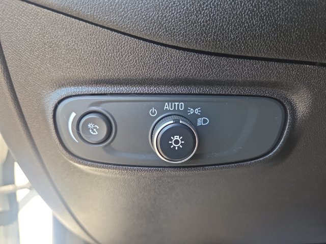 Used 2019 Chevrolet Equinox LT FWD image 18