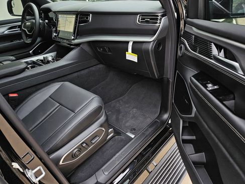 New 2026 Jeep Grand Wagoneer Limited AWD/4WD image 10