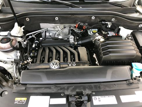 Used 2018 Volkswagen Atlas SEL Premium image 34