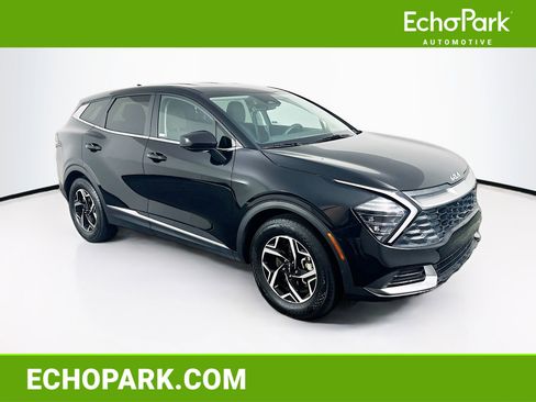 Used 2025 Kia Sportage LX FWD image 1