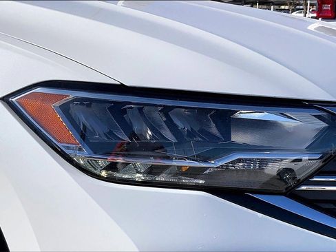 Used 2023 Volkswagen Jetta SE image 30