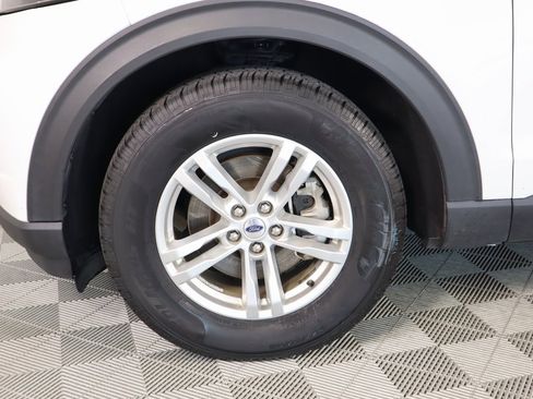 Used 2023 Ford Explorer XLT w/ Equipment Group 202A image 18