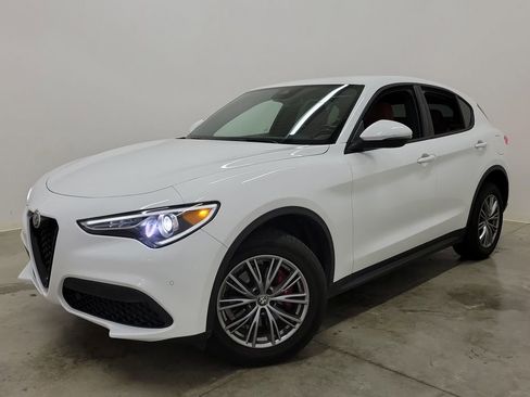 Used 2023 Alfa Romeo Stelvio Sprint image 34