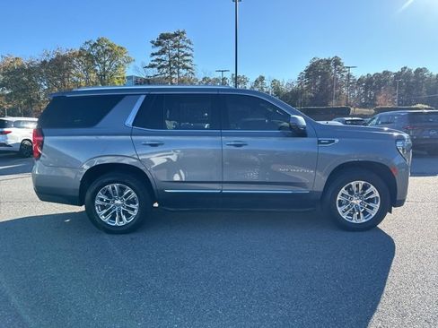 Used 2021 GMC Yukon SLT w/ SLT Premium Package image 5