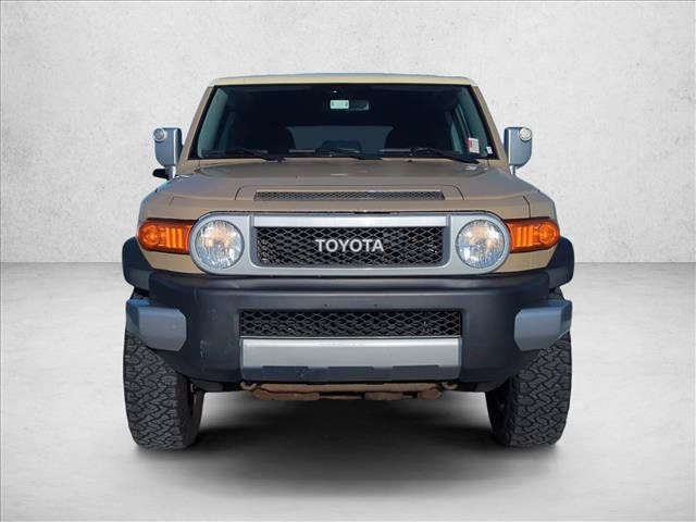 Used 2011 Toyota FJ Cruiser 4WD w/ Upgrade Pkg image 3