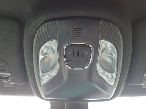 Used 2023 Jeep Compass Latitude AWD/4WD image 22