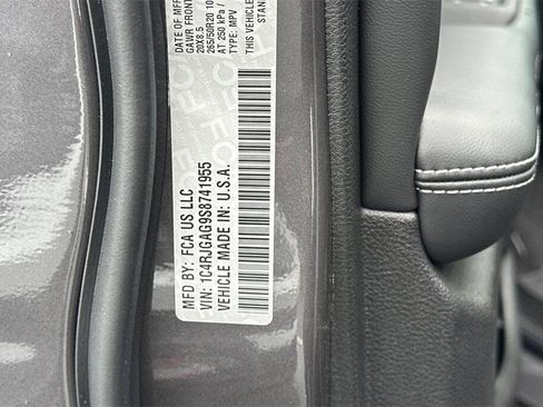 New 2025 Jeep Grand Cherokee Altitude image 28