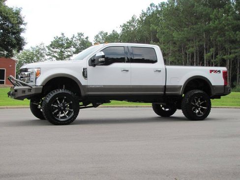 Used 2019 Ford F250 King Ranch w/ King Ranch Ultimate Package AWD/4WD image 3
