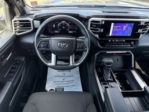 Used 2025 Toyota Sequoia SR5 AWD/4WD image 19