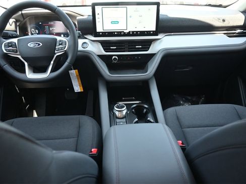 New 2025 Ford Explorer Active image 9