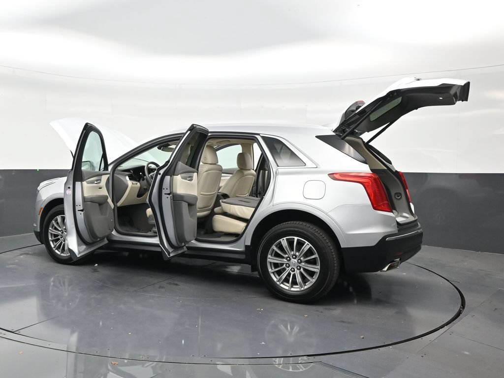 Used 2017 Cadillac XT5 Luxury w/ Driver Awareness Package FWD image 31