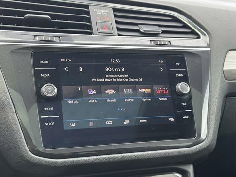 Used 2018 Volkswagen Tiguan SE w/ Panoramic Sunroof Package image 26