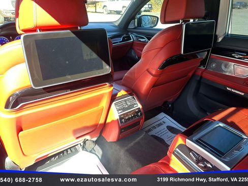 Used 2018 BMW M760i xDrive image 26