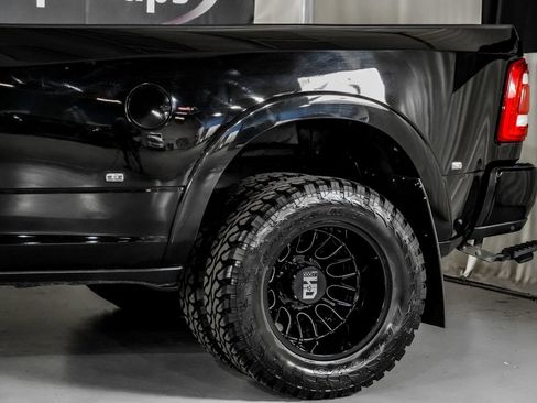 Used 2022 RAM 3500 Limited AWD/4WD image 14