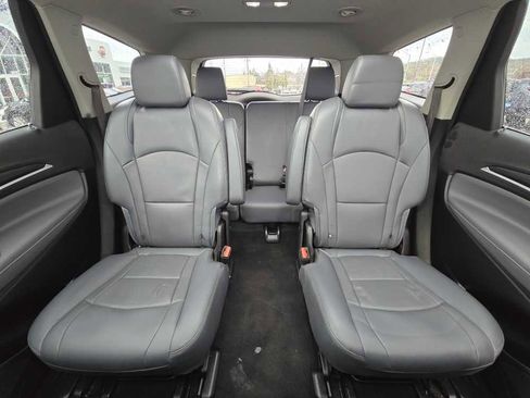 Used 2020 Buick Enclave Essence w/ Sound and Sites Package image 18