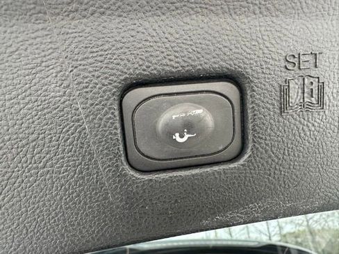 Used 2021 Ford Edge SEL w/ Convenience Package image 29