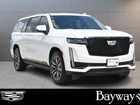 Used 2021 Cadillac Escalade ESV Sport Platinum RWD image 4