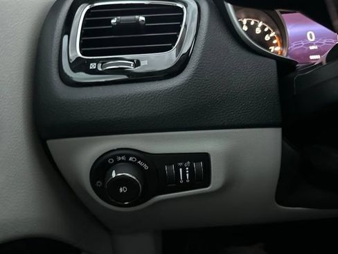 Used 2021 Jeep Compass Limited AWD/4WD image 18