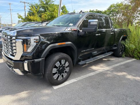 Used 2024 GMC Sierra 2500 Denali w/ Denali Reserve Package AWD/4WD image 18