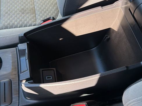 Used 2020 Ford Escape SE image 18