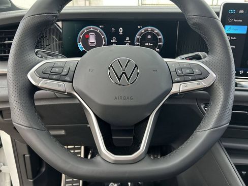 New 2026 Volkswagen Tiguan SE R-Line FWD image 19