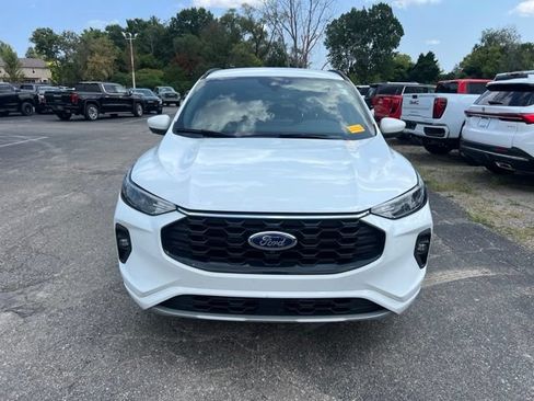 Used 2023 Ford Escape ST-Line Select w/ Tech Pack #2 AWD/4WD image 2