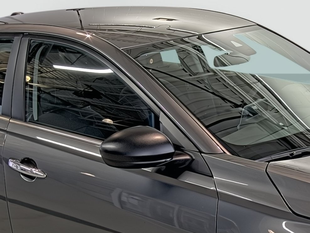 Used 2025 Nissan Altima 2.5 SV FWD image 17
