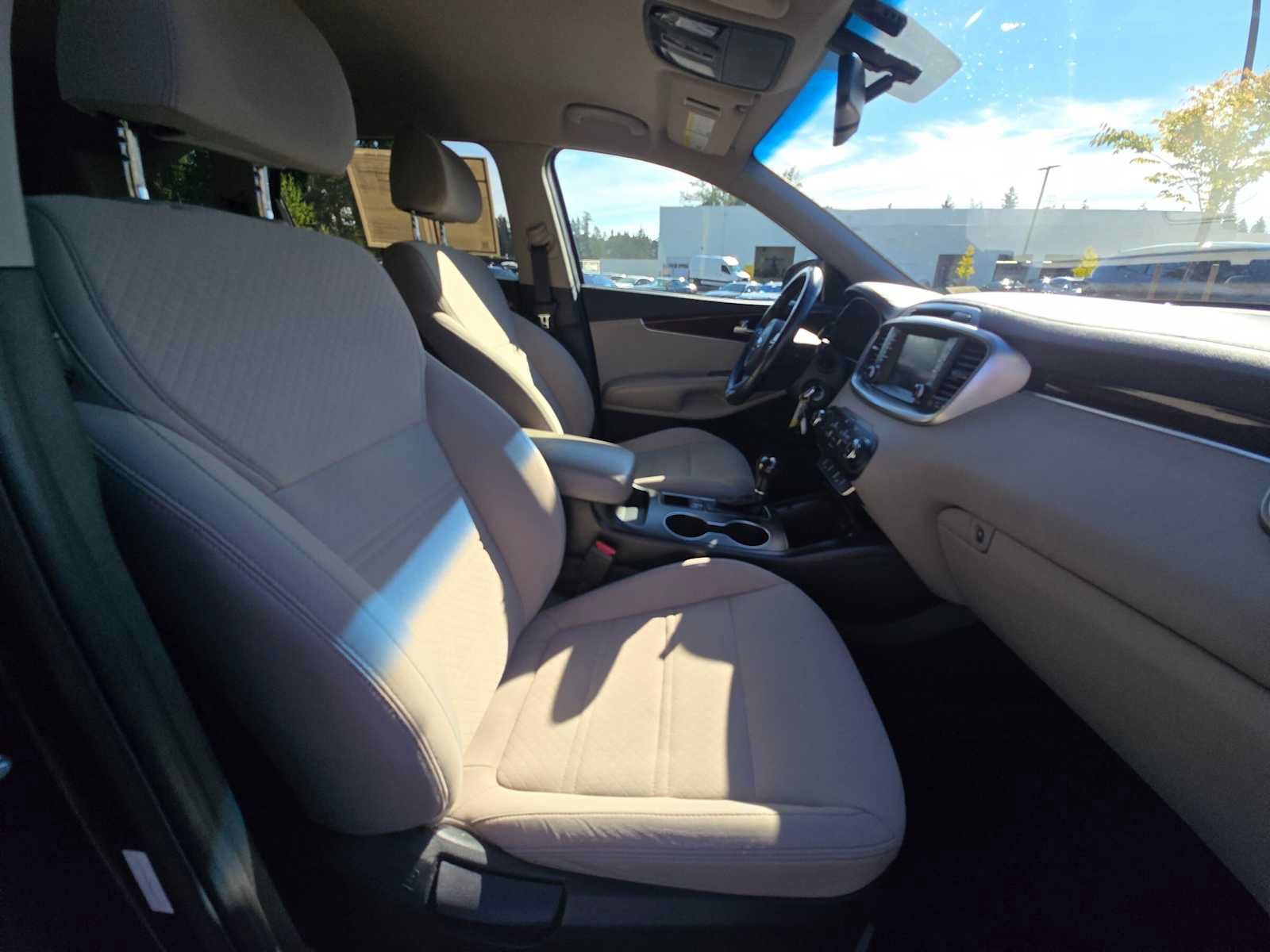 Used 2018 Kia Sorento FWD image 11