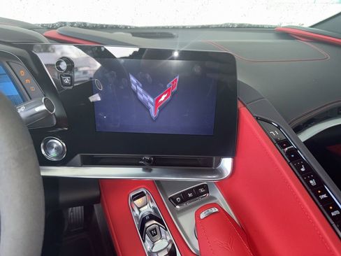 Used 2025 Chevrolet Corvette Stingray w/ Z51 Performance Package image 10