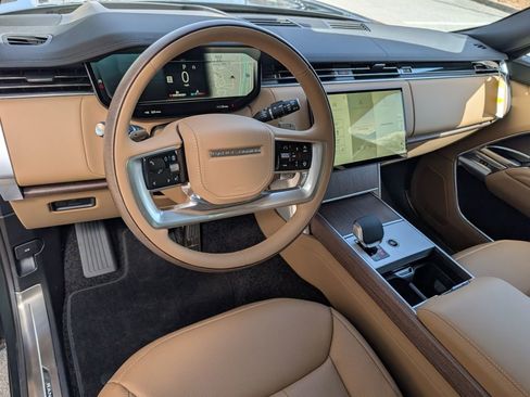 New 2026 Land Rover Range Rover Long Wheelbase SE AWD/4WD image 5