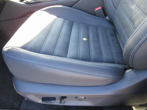 New 2026 Mitsubishi Outlander SE image 13