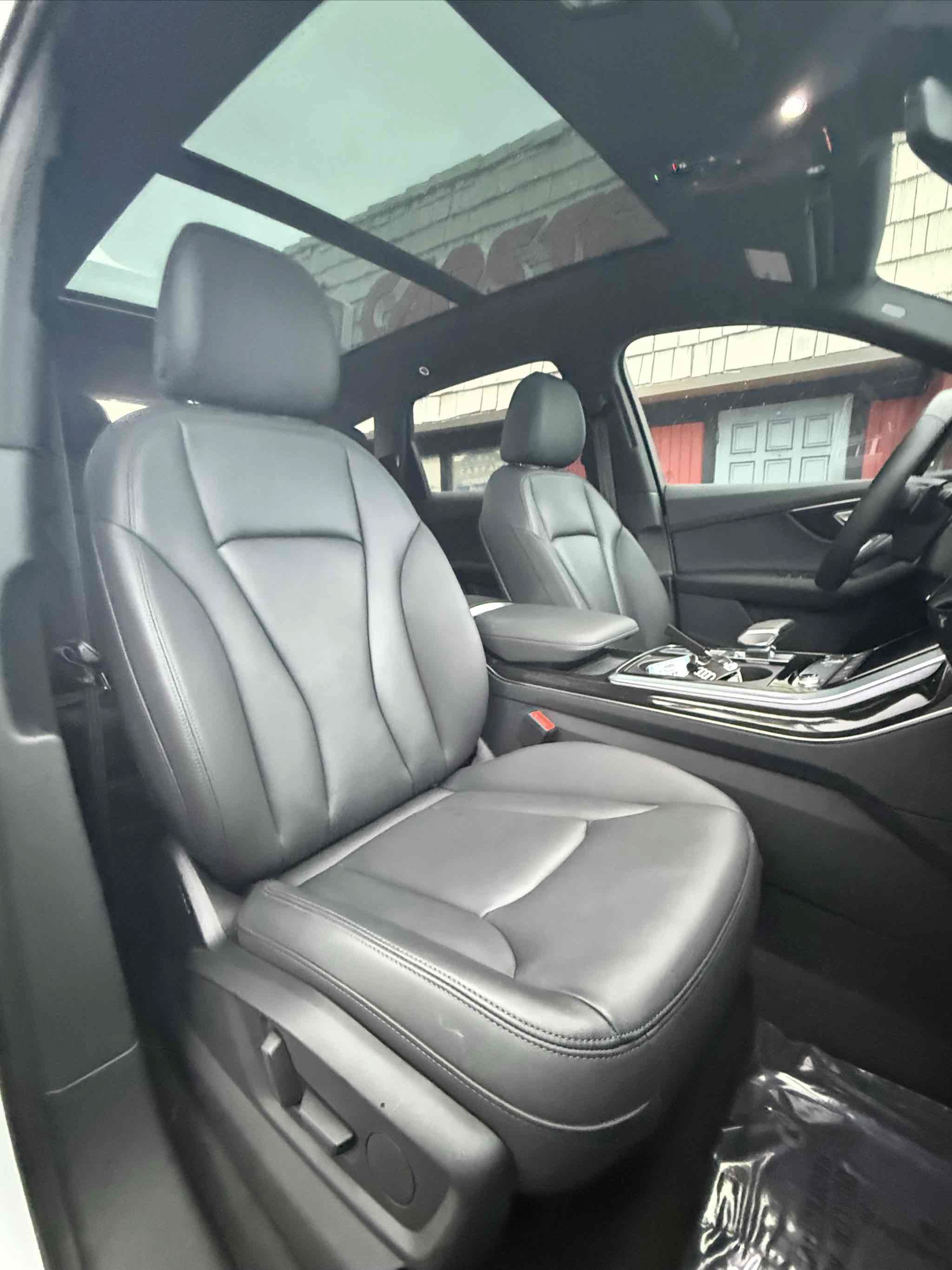 Used 2023 Audi Q7 3.0T Premium w/ Convenience Package AWD/4WD image 15