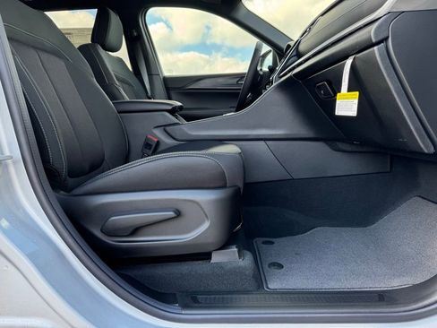 New 2025 Jeep Grand Cherokee L Laredo w/ Luxury Tech Group I image 22