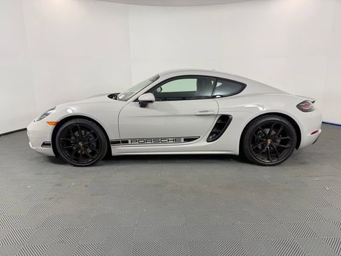 Certified 2024 Porsche 718 Cayman image 2