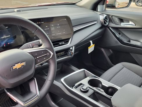 New 2026 Chevrolet Equinox LT w/ Safety and Technology Package FWD image 18